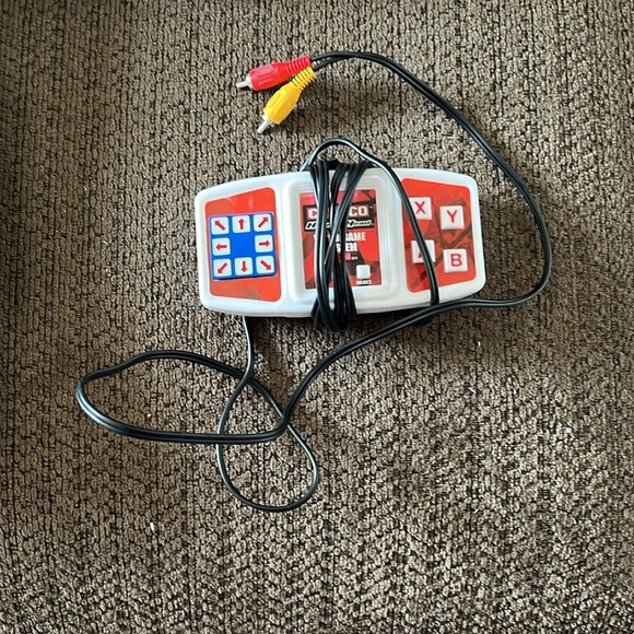 Head to Head Video Game System - Black - Picture 5 of 11